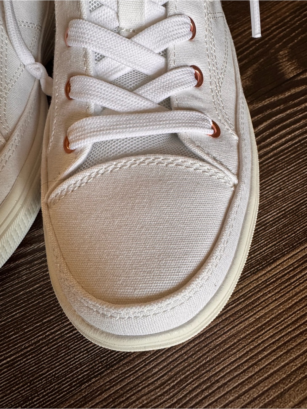 Skechers White Canvas Arch Fit Arcade-Meet ya There..Size 8, new no tags - Picture 2 of 12